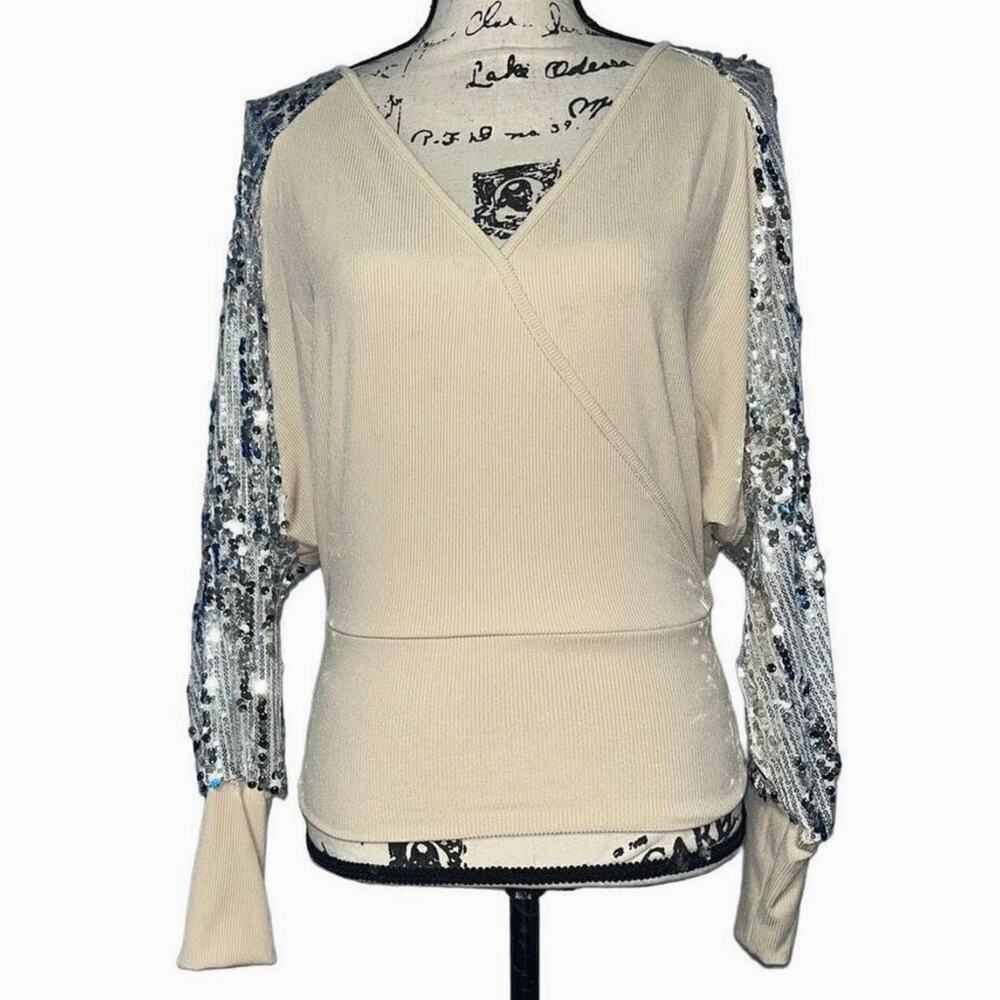 CBR Chic Boutique Rose Beige Ribbed Top Sequin Sleeves Wrap V-Back Small NEW